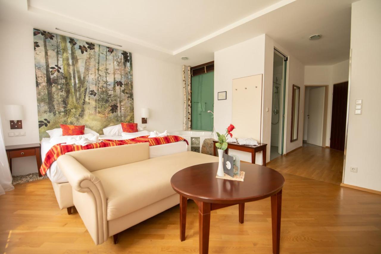 Hotel-Restaurant Liebnitzmuehle Raabs an der Thaya Buitenkant foto